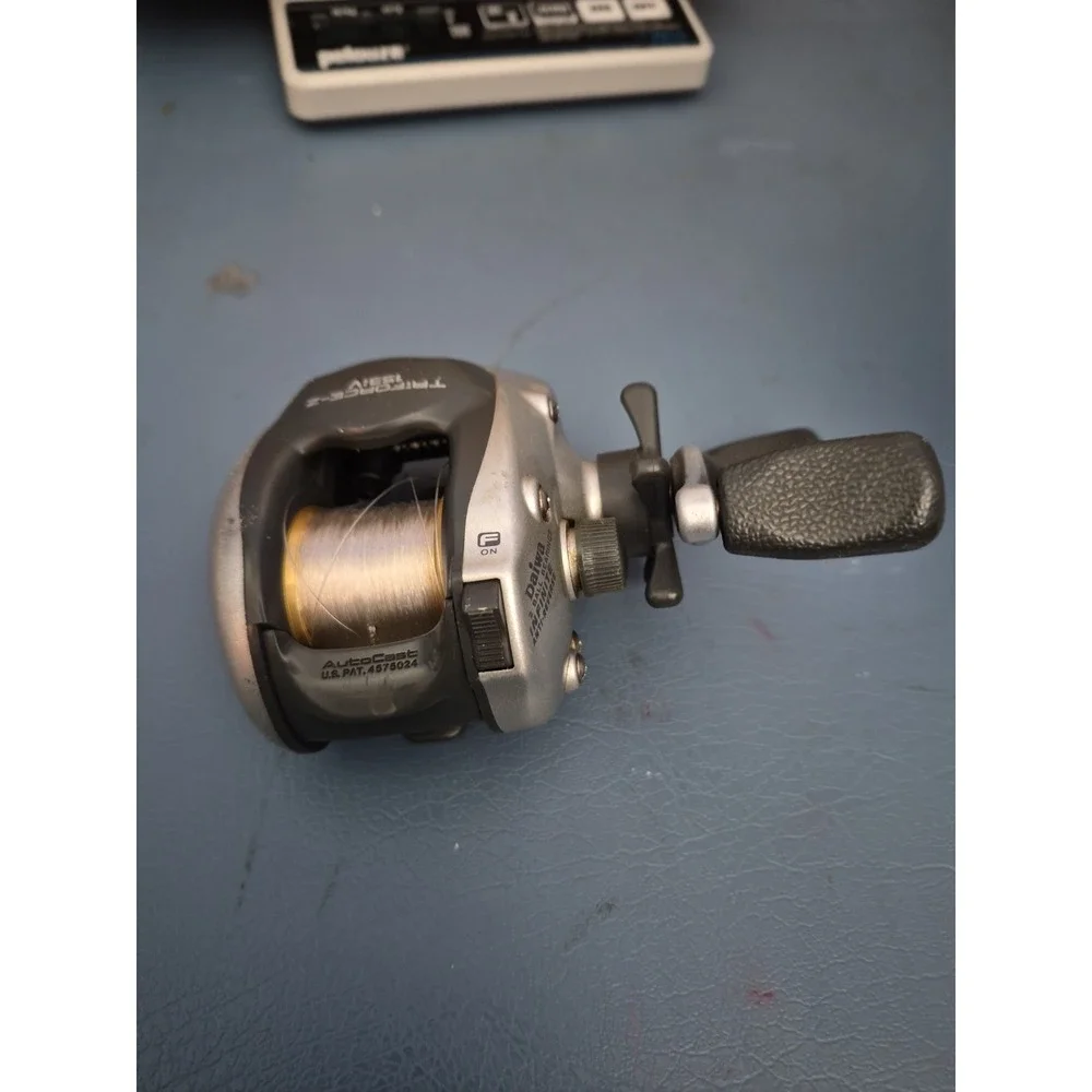 Daiwa Triforce Z 153iv Fishing Reel BAITCAST REEL W Flipping Switch